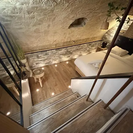 Le Secret De Sainte-anne Ecusson Vaulted Apartmán